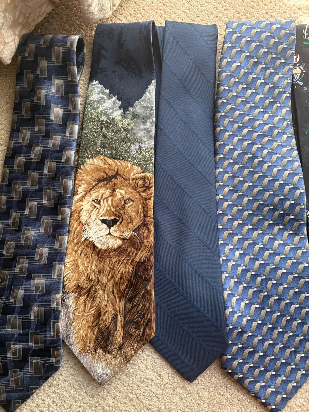 Classic & Novelty Ties- Multicolor Collectible, Animal, Disney & Cartoon Motifs